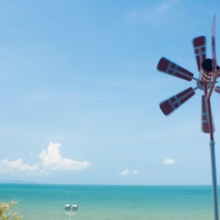 Blue House Beach Pattaya Esterno foto